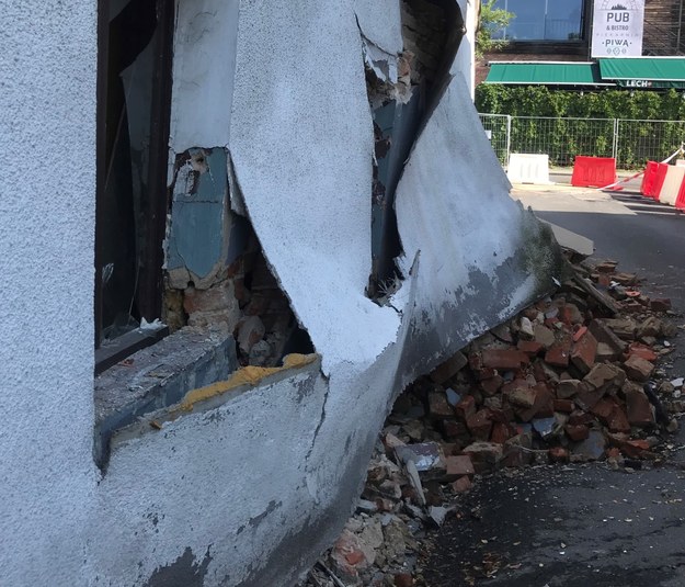 Uszkodzony został jeden z budynków /Marcin Buczek /RMF FM