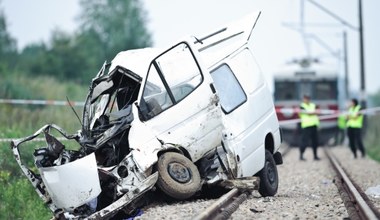 Utknąłeś na przejeździe? To pomachaj maszyniście