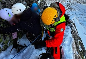 Utknęli w Tatrach. Z pomocą ruszył TOPR z dronem