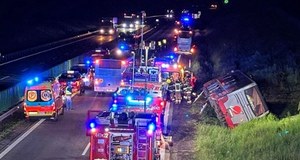 Utrudnienia na A4. Autokar wypadł z drogi, są ranni