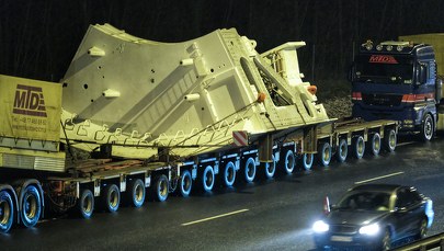 Utrudnienia na podkarpackich drogach. W nocy wyruszy drugi konwój maszyny TBM