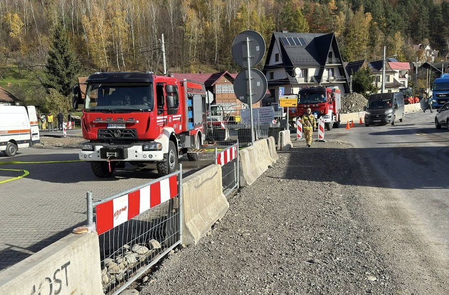 Utrudnienia w ruchu po uszkodzeniu gazociągu /Policja Nowy Targ /