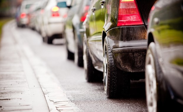 Utrudnienia w ruchu w Piotrkowie Trybunalskim. Protestują pracownicy jednej z firm