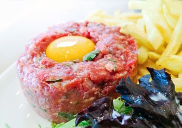 Uwaga! Bakterie w mięsie. Sprawdź, zanim zjesz