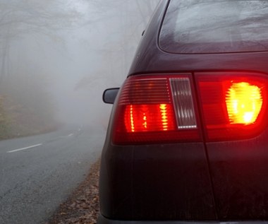 Uwaga kierowcy i nie tylko: Mgły i ślizgawica. Gdzie jest najgorzej?