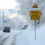 Uwaga kierowcy! IMGW ostrzega przed oblodzonymi drogami 