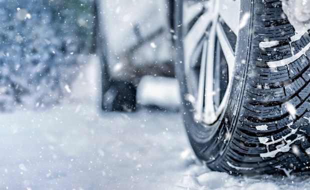 Uwaga kierowcy! Marznąca mżawka i gołoledź na drogach 