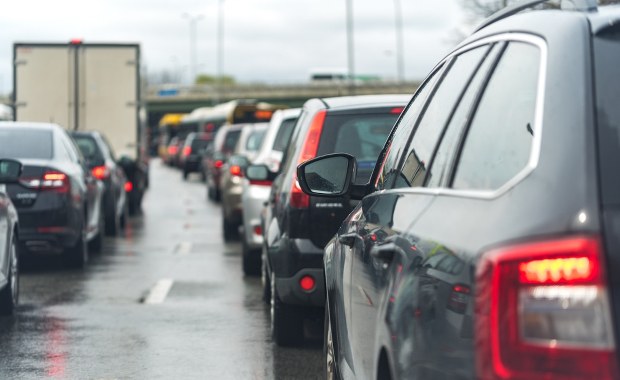 Uwaga kierowcy. Utrudnienia na A4, fatalne warunki pogodowe