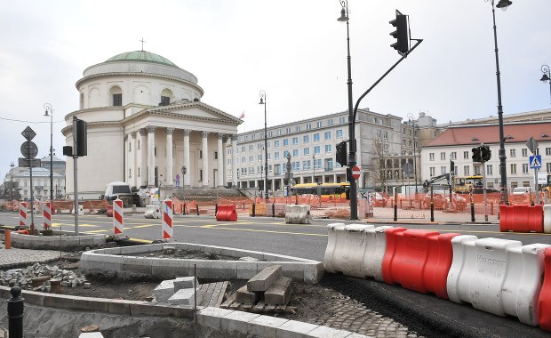 Uwaga kierowcy w stolicy! Zmiana organizacji ruchu na pl. Trzech Krzyży
