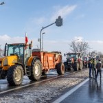 blokada dróg Uwaga kierowcy. Wielogodzinna blokada DK11 z powodu protestu rolników