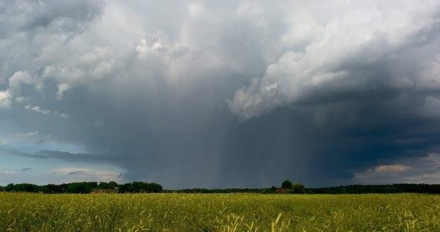 Uwaga na gwałtowne zmiany pogody /PAP/EPA