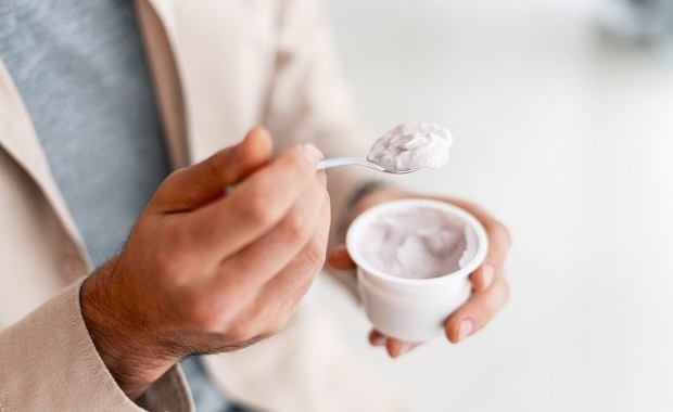 ​Uwaga na szkło w jogurtach! "Konsumenci narażeni na uszkodzenia jamy ustnej"