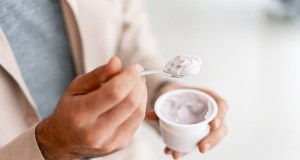 ​Uwaga na szkło w jogurtach! "Konsumenci narażeni na uszkodzenia jamy ustnej"