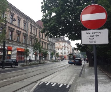 Uwaga! Na ul. Podwale w Krakowie samochody jeżdżą tylko w jednym kierunku