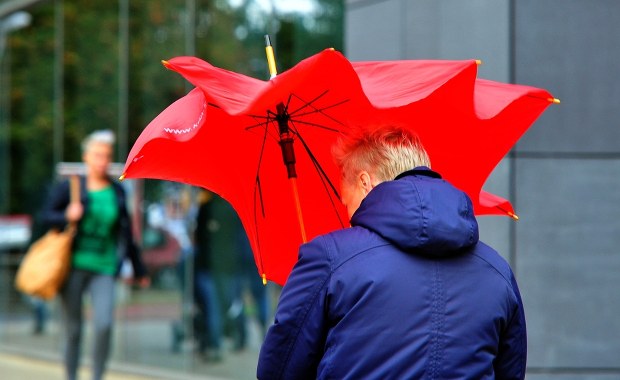 Uwaga na wiatr! Ostrzeżenia dla większości regionów