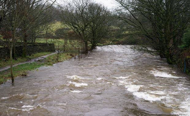 Uwaga na wzbierające rzeki. IMGW wydało ostrzeżenia