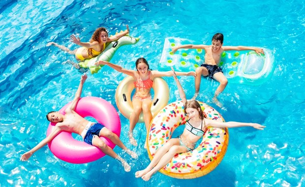 Uwaga rodzice i uczniowie! Wakacje 2025 krótsze niż myślicie