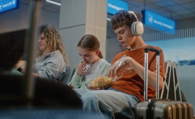 Uwaga, turbulencje żołądkowe. Tego nie pij i nie jedz, gdy podróżujesz samolotem