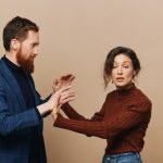 Uważaj na mężczyzn spod tych znaków zodiaku. Kłamią na każdym kroku