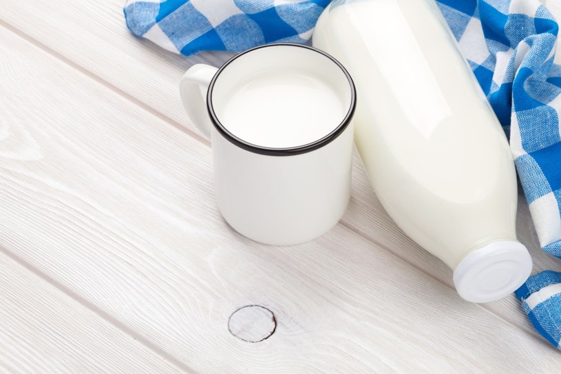 Uważaj na mleko, bo jego łagodzące działanie jest zwodnicze /123RF/PICSEL
