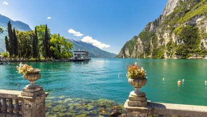 Uważaj na nowy zakaz nad Jeziorem Garda: Alkohol w przestrzeni publicznej zabroniony!