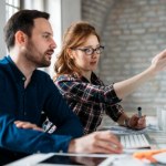 Uważasz, że pójście na staż to strata czasu? Większość osób zostaje potem w firmie na dłużej