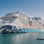 "​Uwięzieni w złotej klatce". Luksusowy rejs z widokiem na spadające pociski