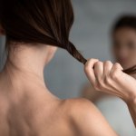 Uwolnij się od przetłuszczających się włosów. Zabieg oczyści i pobudzi cebulki