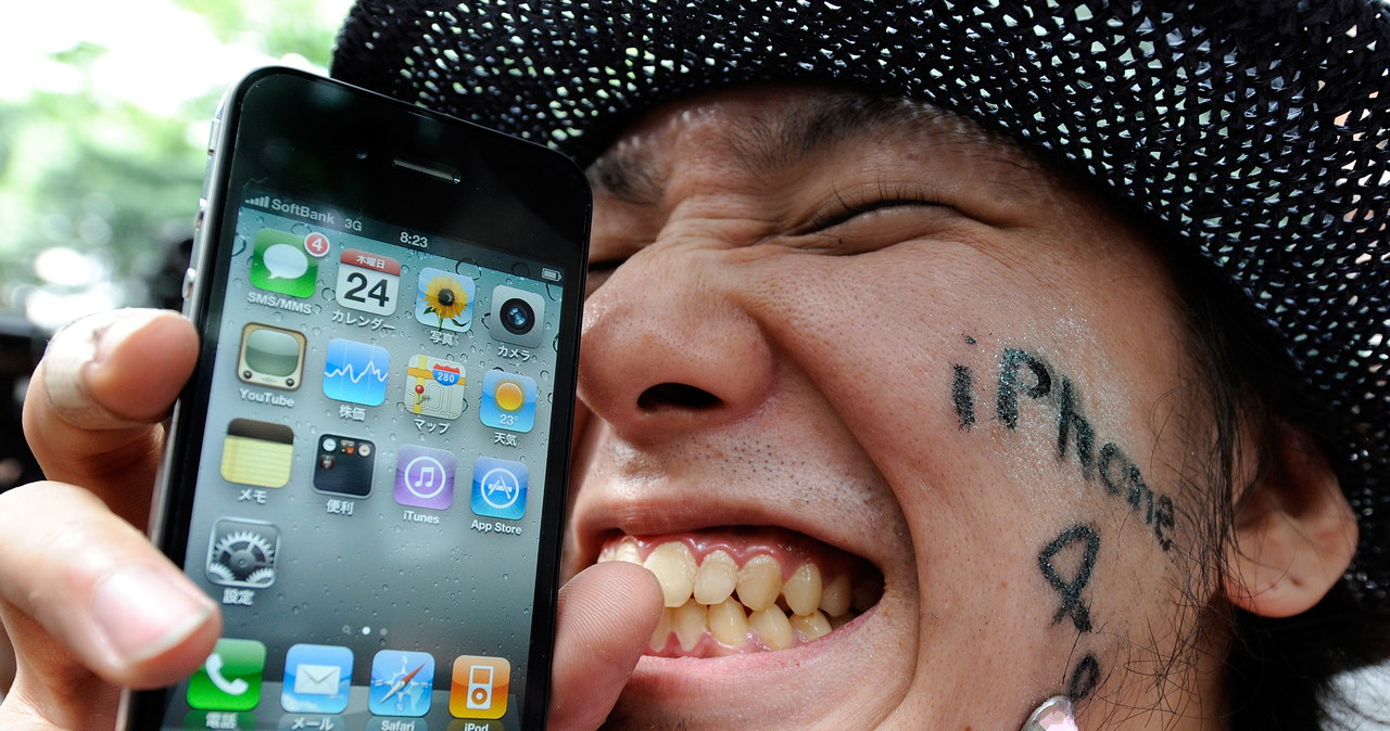 Uzależnienie od technologii grozi wielu nastolatkom - firma Apple powinna coś z tym zrobić /AFP