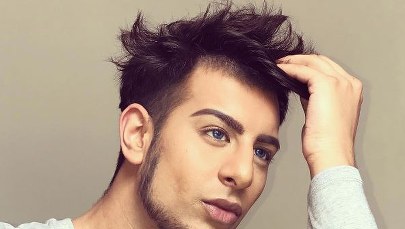 Uzależniony od selfie. "Robię sobie 200 fotek dziennie"