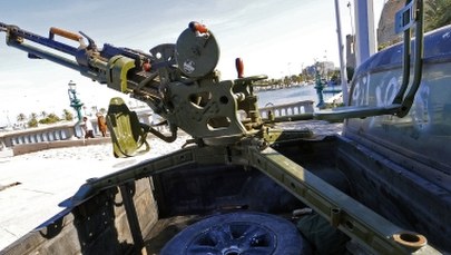 Uzbrojeni mężczyźni wdarli się do telewizji i przerwali nadawanie programu