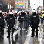 Uzbrojony krzyczał "Allah akbar" przed Marszem Równości we Wrocławiu. Usłyszał zarzuty