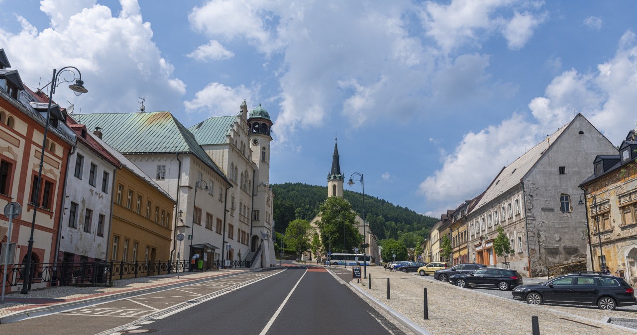 Uzdrowisko Jachymov oferuje wiele atrakcji dla kuracjuszy. Ta miejscowość znajduje się około 20 km od znanych i lubianych Karlowych Warów /FORUM