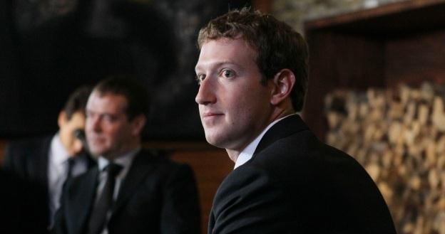 Użytkownicy jeszcze bardziej zaangażują się w rozwój Facebooka? /AFP
