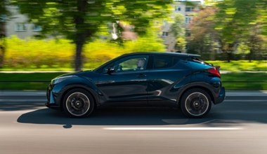 Używana Toyota C-HR to hit z komisu. Mechanik mówi: "wtedy pojawią się problemy"