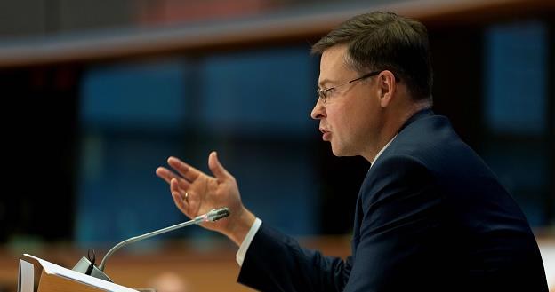 Valdis Dombrovskis, wiceszef KE ds. gospodarczych /AFP