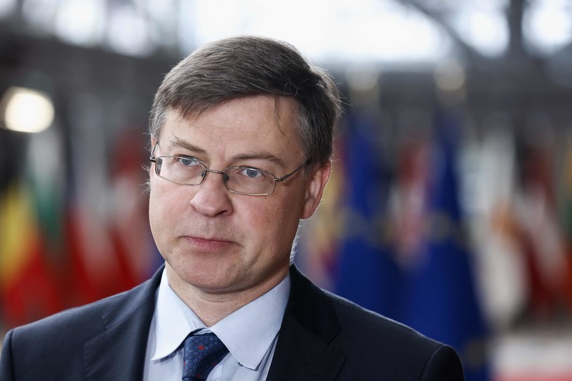 Valdis Dombrovskis zapowiedział, że zamrożone rosyjskie aktywa mogą być wykorzystane do wsparcia Ukrainy /AFP