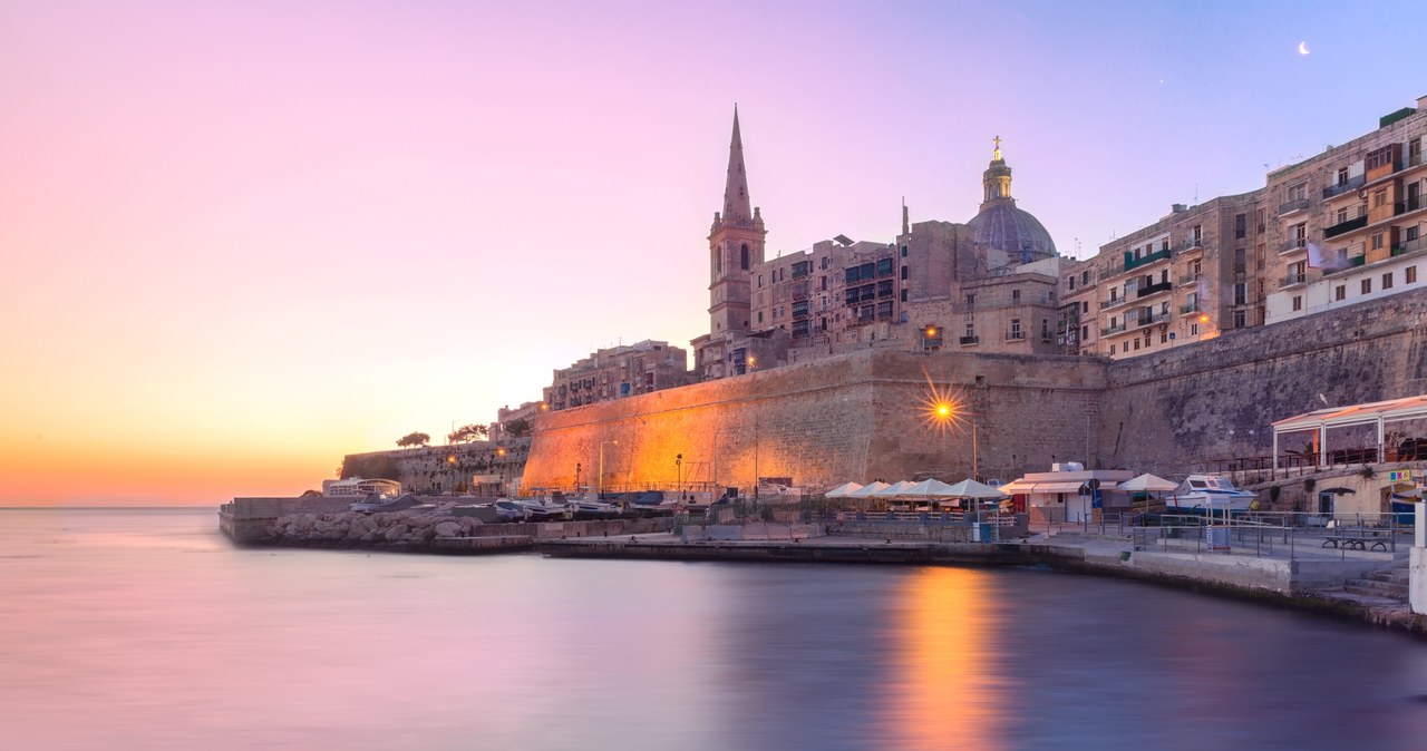 Valletta to stolica Malty. Zimą zabytkowe miasto zyskuje wyjątkowy urok. /123rf.com /Pixel