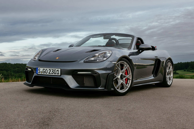 Vanadium Grey Metallic - to nazwa lakieru, który debiutuje w modelu Spyder RS /materiały prasowe