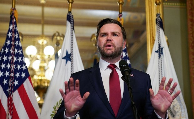 Vance ostro o propozycji Dudy ws. broni jądrowej. "Byłbym zszokowany"