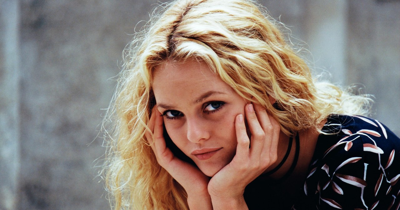 Vanessa Paradis w 1997 roku /Patrick CAMBOULIVE /Getty Images