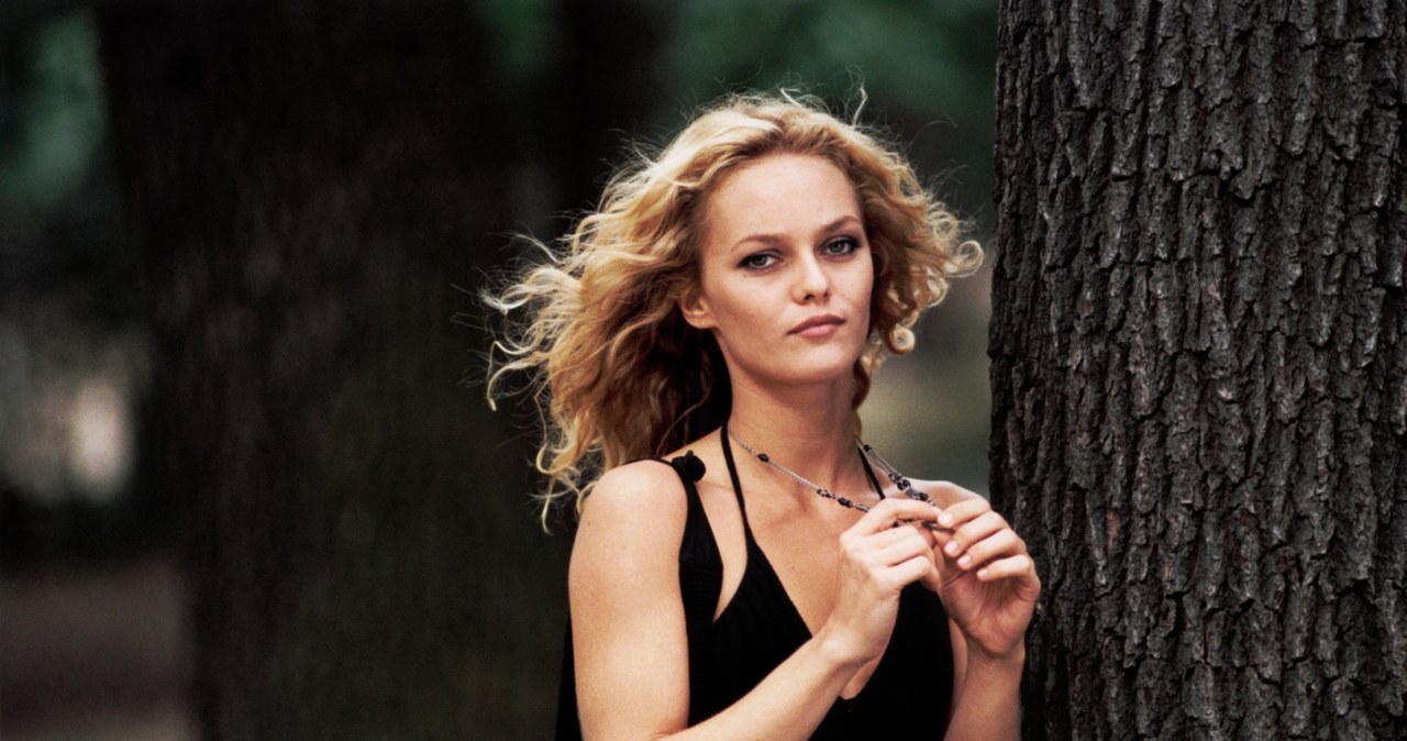 Vanessa Paradis /Patrick CAMBOULIVE /Getty Images