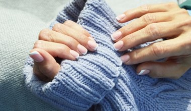 Velvet nails podbijają salony! Kiedy i jak najlepiej nosić ten luksusowy manicure?