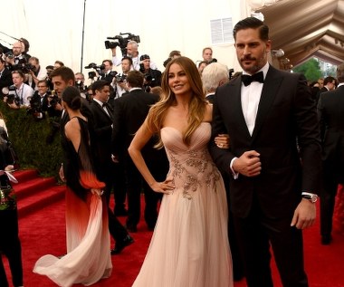 Vergara, która w ubiegłym roku poślubiła aktora Joe Manganiello, sporą część z tegorocznych zarobków zawdzięcza kontraktom reklamowym, m.in. z Head & Shoulders i CoverGirl.
