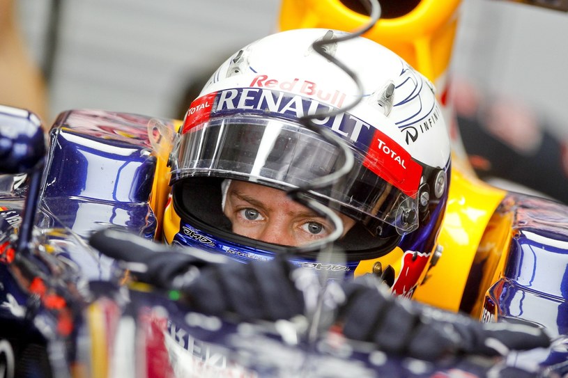 Vettel dominował w kwalifikacjach, ale wystartuje dopiero z drugiego miejsca /PAP/EPA