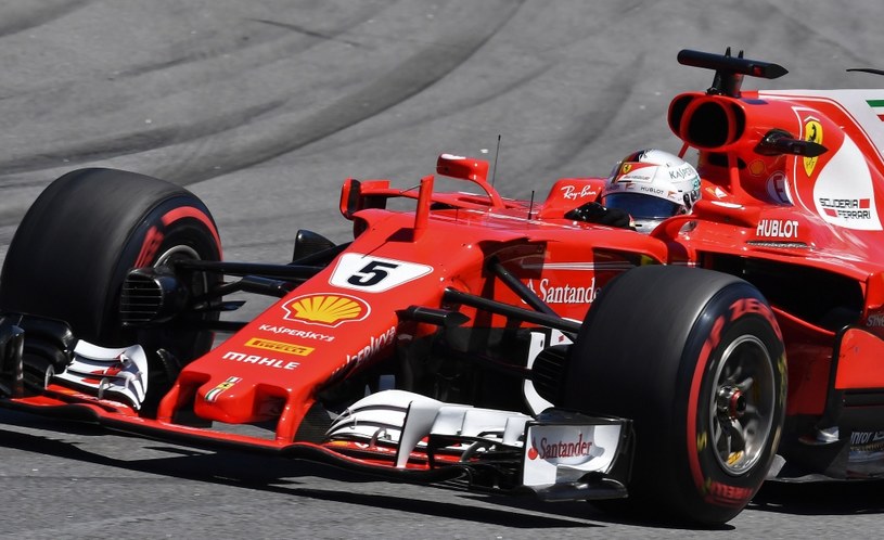 Vettel jest o włos od tytułu wicemistrzowskiego /AFP