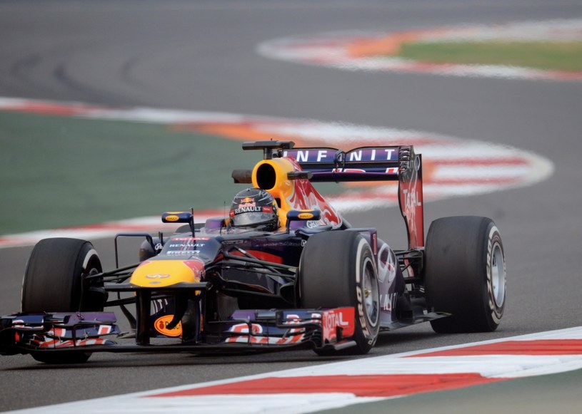 Vettel nie pozostawia złudzeń komu należy się tytuł /AFP