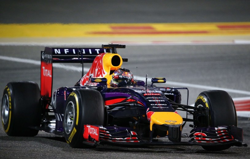 Vettel uważa, że zbyt słaby silnik dostarczony przez Renault uniemożliwia mu wygrywanie /AFP