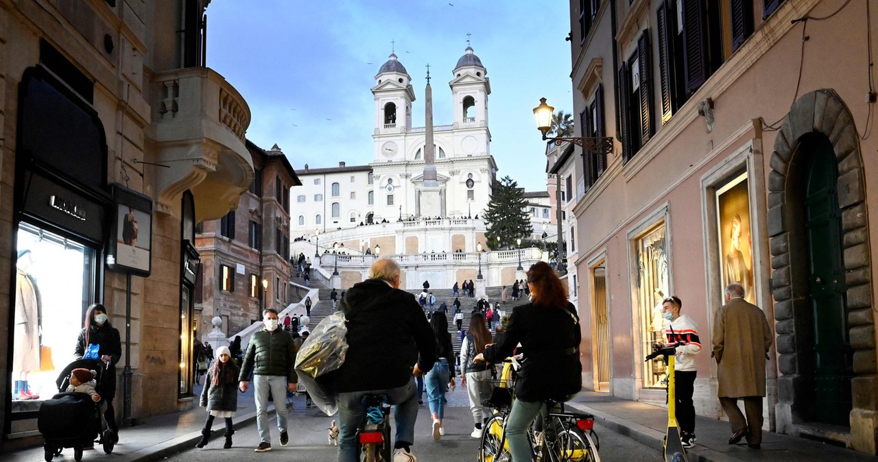 Via dei Condotti w Rzymie /AFP