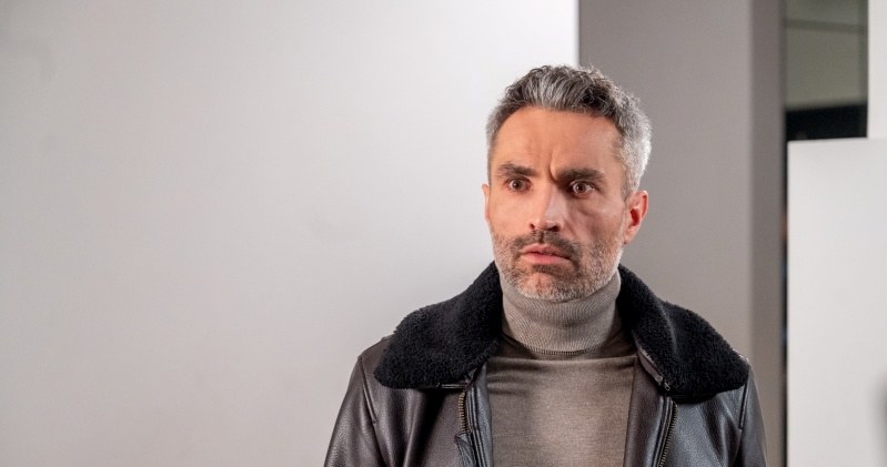 Vick (Hubert Jarczak) odkryje, że Wanda poleciała do Australii /Źródło: AIM